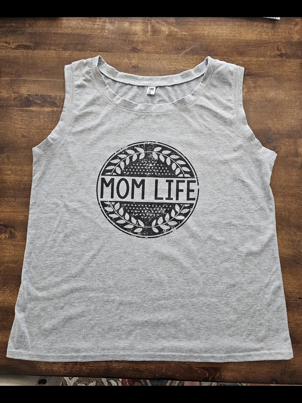 NWOT Mom Life Sleeveless Graphic Tank Top - Gray